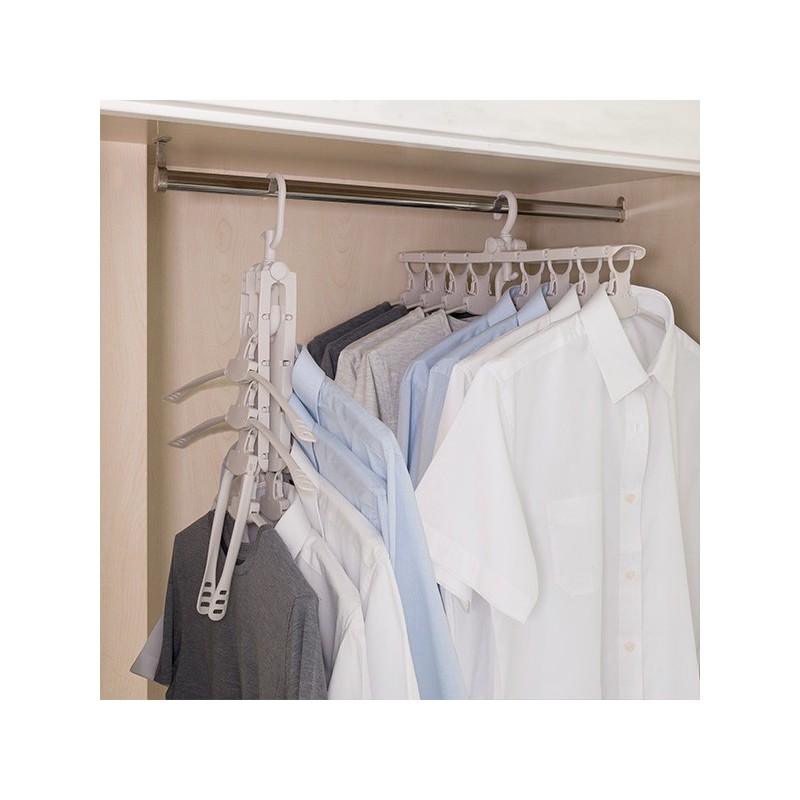 Um cómodo e versátil objecto para pendurar roupa, perfeito para organizar o vestuário e ocupar o mínimo espaço no roupeiro.