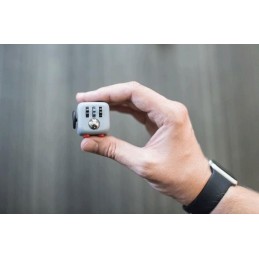 Fidget Cube - Anti-Stress est un appareil anti-stress de la taille d'une paume, parfait pour tous les âges !