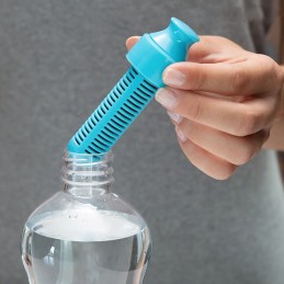 Avec ce filtre supplémentaire pour bouteilles H2O, vous pouvez utiliser une eau plus propre et plus saine.