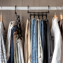 A magnificent multiple hanger that is very useful for hanging your pants in a well-organized way, taking up minimal space in your closet.