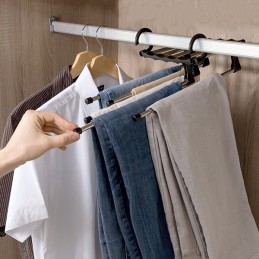 Ein prächtiger Mehrfach-Kleiderbügel, der sehr nützlich ist, um Ihre Hosen gut organisiert aufzuhängen und dabei nur wenig Platz in Ihrem Kleiderschrank einnimmt.