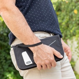 A wallet with security organization for travel, ideal for storing documents, passports, cards, money, keys, etc.