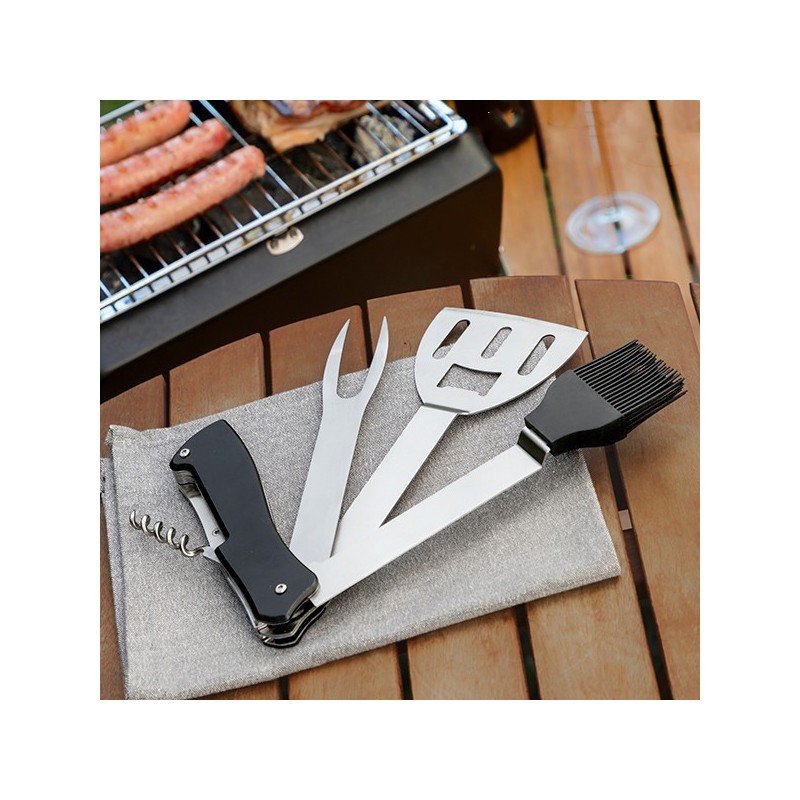 A very comfortable and practical set of barbecue tools for preparing exquisite barbecues.