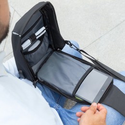 A Mochila Anti-roubo com Cabo USB é a mochila ideal para utilizar no dia-a-dia e para sempre que vai viajar!