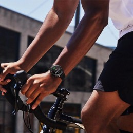 La GTR 2 est une montre intelligente qui vous donne un aperçu détaillé de votre condition physique et peut même passer et recevoir des appels