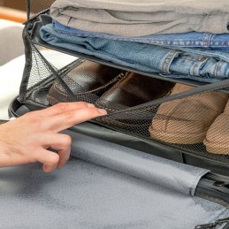 Muito cómoda e prática para organizar a roupa e o calçado nas malas e poupar espaço no armário, evitando vincos e desorganização.