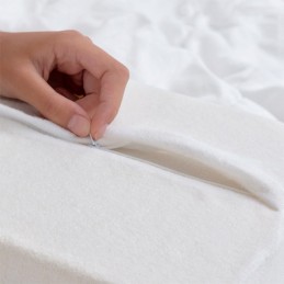 Almohada Viscoelástica La Almohada Viscoelástica Cervical es una almohada que se adapta perfectamente a la forma y silueta de tu cuerpo, garantizando así un total confort.