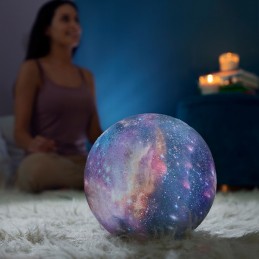 La lámpara LED Galaxia es perfecta para crear un ambiente especial e iluminar los hogares cada noche.