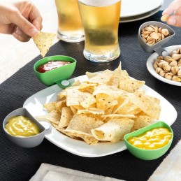 This set of 4 sauce bowls is the perfect solution for enjoying tasty appetizers with family and friends