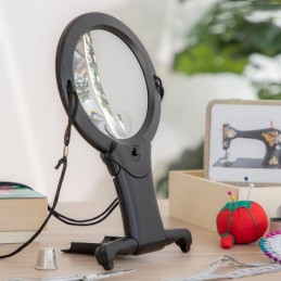 Esta lupa manos libres con luz LED es un producto multifuncional y polivalente, ideal para lectura, costura, manualidades, bricolaje, reparaciones, etc...