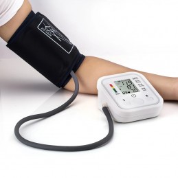 Questo misuratore di pressione sanguigna dispone di una tecnologia di misurazione avanzata, con una voce intelligente che trasmette tutte le informazioni sullo schermo.