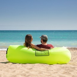 Déplacez-vous n'importe où, avec un maximum de style et de confort, grâce au Hangout Bag de style Lamzac, un canapé portable qui se gonfle en quelques secondes avec de l'air