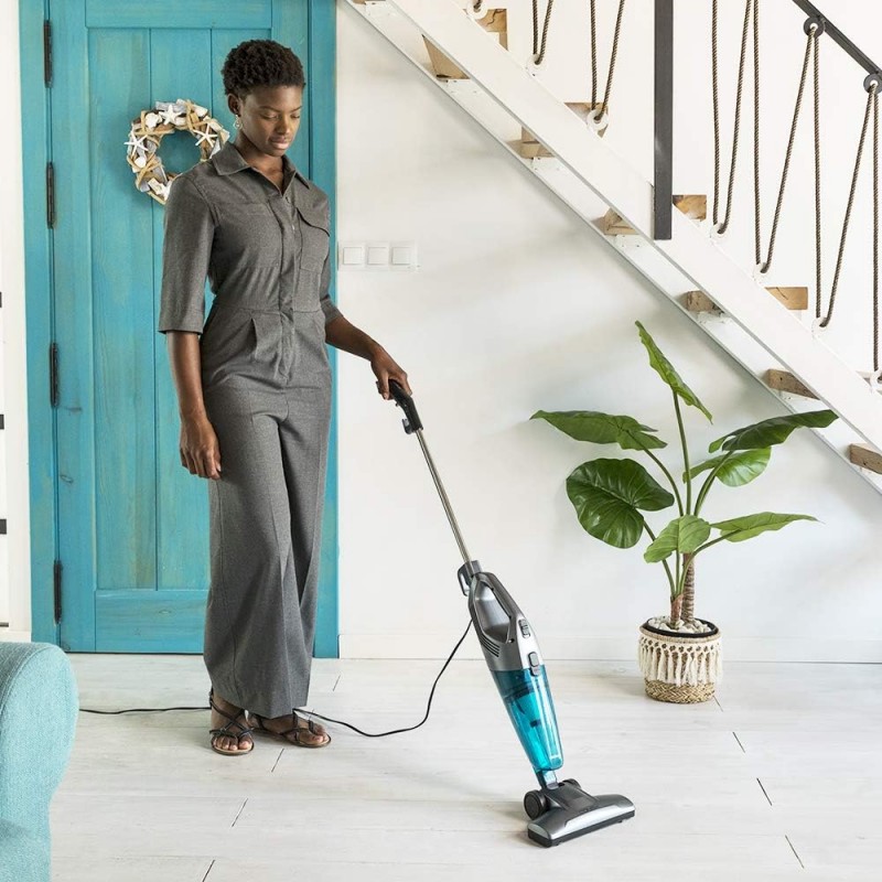 This small-sized vacuum cleaner is easy to transport and store, and can be dismantled and used as a portable vacuum cleaner.