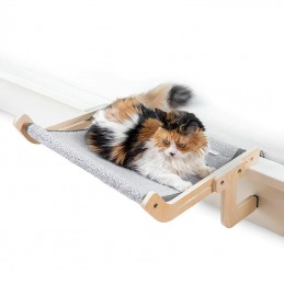 Ce hamac suspendu pour chats est idéal pour que vos animaux puissent se reposer et profiter confortablement de leur maison.