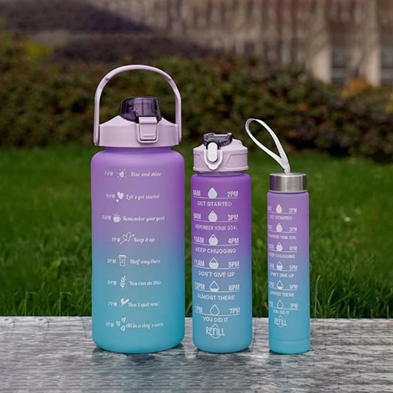 Le design moderne et super coloré de ces bouteilles comprend des phrases pour vous motiver à boire de l'eau à différents moments