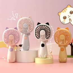 Rafraîchissez-vous cet été avec ce ventilateur portable rechargeable par USB, au design original