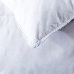 Discover the secret to a deep, restorative sleep, thanks to these Deluxe feather pillows.