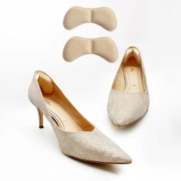 The ideal solution to protect the sensitive skin behind your heel, preventing it from becoming inflamed and irritated.