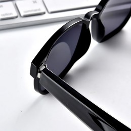 These smart sunglasses are designed with cutting-edge features to provide convenience, connectivity and protection in one stylish package.
