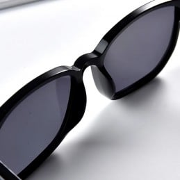 Estas gafas de sol inteligentes están diseñadas con características de vanguardia para brindar comodidad, conectividad y protección en un paquete elegante.