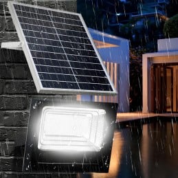 O projetor é totalmente autónomo, a energia é captada pelo painel durante o dia, para que possa usufruir de iluminação sem custos durante a noite