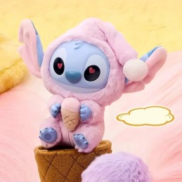 Labubu ist Teil des Fantasieuniversums Die Monster. In dieser Sonderausgabe genießt Stitch vor dem Schlafengehen seine Lieblingssnacks.