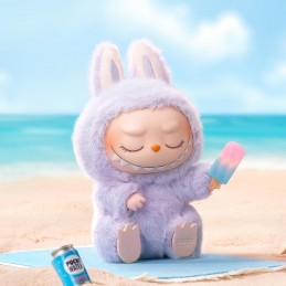 Labubu fait partie de l'univers imaginatif des Monstres, cette édition spéciale présente des personnages assis amusants.