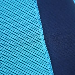 Ein originelles und innovatives Handtuch, das Ihnen beim Abkühlen nach dem Sport und Training hilft