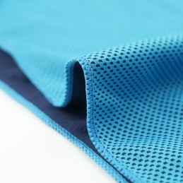 Uma toalha original e inovadora, que irá ajudar a refrescar após a prática desportiva e exercício