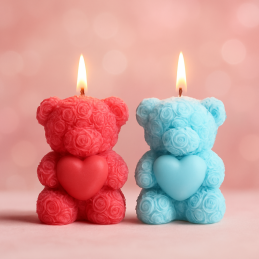 Handmade soy wax candle, teddy bear shaped with rose texture. Vegan fragrances, various colors and sizes. Made in Portugal - ideal for gift giving.