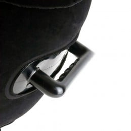Adicione uma nova dimensão à brincadeira a solo ou aprimore a exploração a dois, graças a este fantástico assento insuflável com vibrador e comando