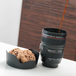 Thermobecher mit schwarzer Linse