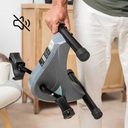 Allena gambe e braccia comodamente e senza sforzo stando seduto a casa: la soluzione ideale per gli anziani che desiderano allenare gambe e braccia.