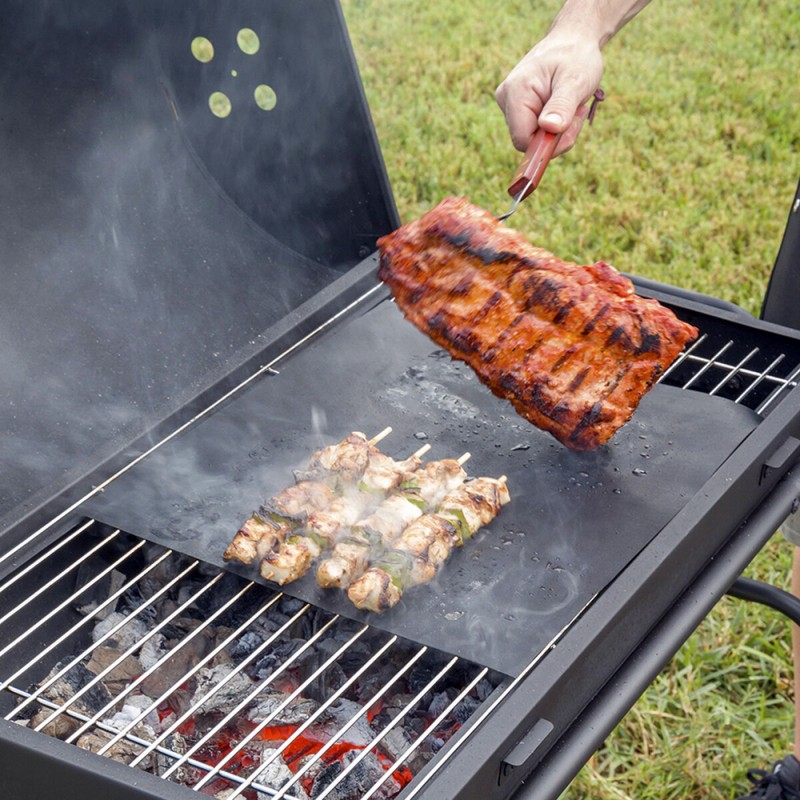 Reusable Oven and BBQ Mats - Pack of 2 Pack of 2 reusable oven and grill mats, PFOA-free, cuttable, non-stick and dishwasher safe. Withstands temperatures up to 265°C.