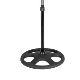 Ventilateur sur pied industriel de 75 W, 3 pales en aluminium, 3 vitesses, oscillation jusqu'à 90° et hauteur réglable entre 100 et 130 cm.