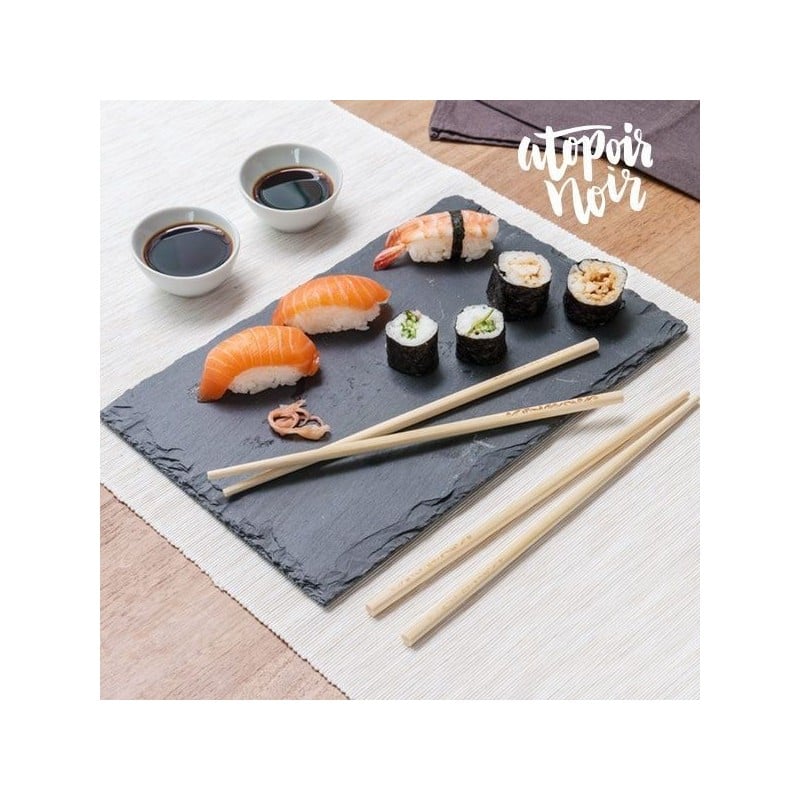 Set de Sushi com Bandeja de Ardósia - 7 peças Se deseja dar um toque especial às refeições que serve em casa, não deixe escapar o set de sushi com bandeja de ardósia - 7 Peças