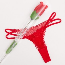 tanga rosa Esta original rosa de tela esconde un increíble tanga en su interior.