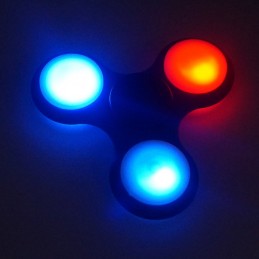 El LED Spinner es un pequeño dispositivo que te ayudará a pasar el tiempo y aliviar el estrés. ¡Perfecto para todas las edades!