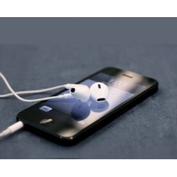 Casque stéréo avec fils jack 3,5 mm, extrêmement léger et pratique, vous permet d'écouter confortablement de la musique sur votre téléphone portable n'importe où