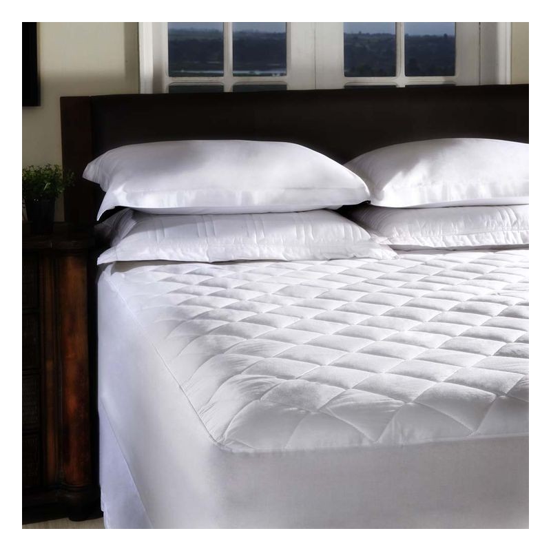 Protect your mattress from stains and dirt thanks to the Deluxe Waterproof Quilted Mattress Cover 90 x 200 cm, the best way to preserve mattresses