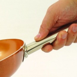 Cocina deliciosos platos con estas sartenes con revestimiento cerámico de color cobre que permite que el calor se distribuya de forma rápida y uniforme.