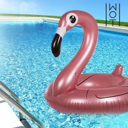 Brinda la mejor diversión en los días calurosos con el flotador inflable Flamingo