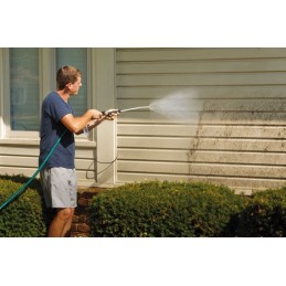 Just connect it to a hose. Ideal for cleaning terraces, swimming pools, chairs, windows, house entrances, cars, etc.