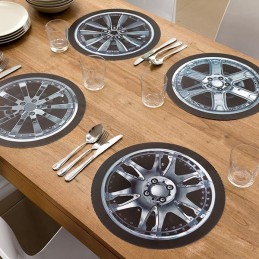 Ravviva la tua tavola da pranzo con uno stile più sportivo, grazie alle basi per pneumatici con bordo.
