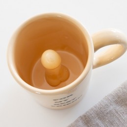 Una divertida y original taza con un pene en su interior, ideal para gastar bromas