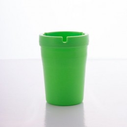 Portable ashtray with lid ideal for taking to the beach or pool and keeping the environment cleaner.