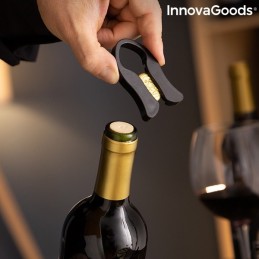 Ideal gift for lovers of good wine, including various accessories and a presentation case