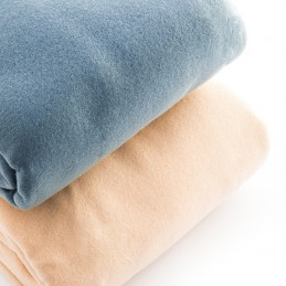 A unique, comfortable and warm blanket with a renewed design ideal for staying comfortable and warm at home during the cold winter.