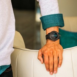 A smartwatch made to keep your life active, which combines elegance and comfort with multiple functions. Forget the time when clocks only indicated the time