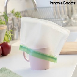 A set of 6 reusable bags with airtight closure to transport food or store it in the fridge or freezer - even liquids